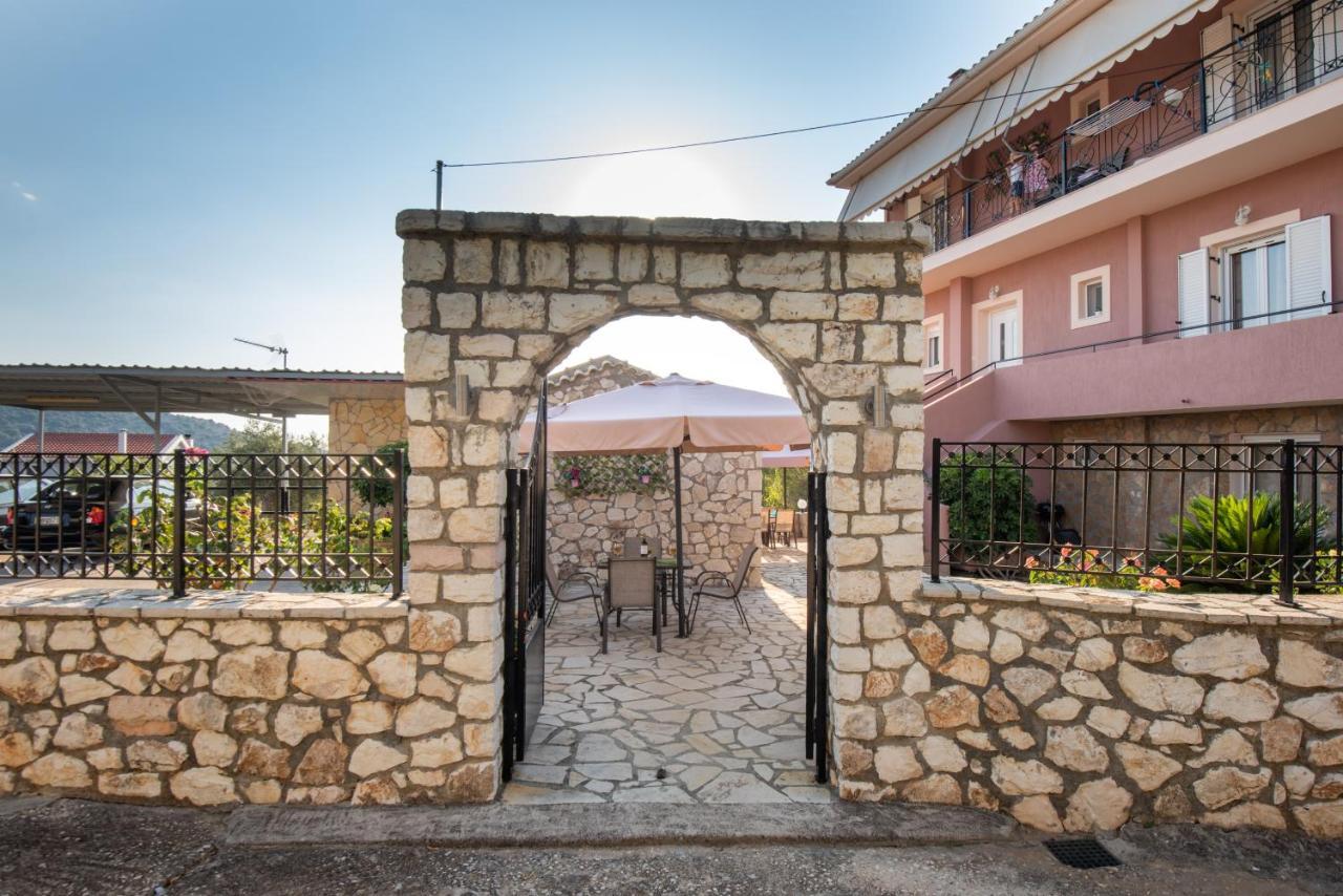 Sofias Cottage Razata Argostoli エクステリア 写真
