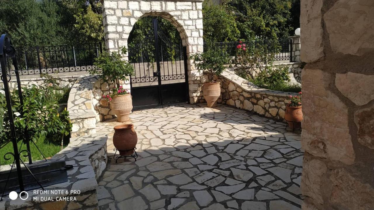 Sofias Cottage Razata Argostoli エクステリア 写真