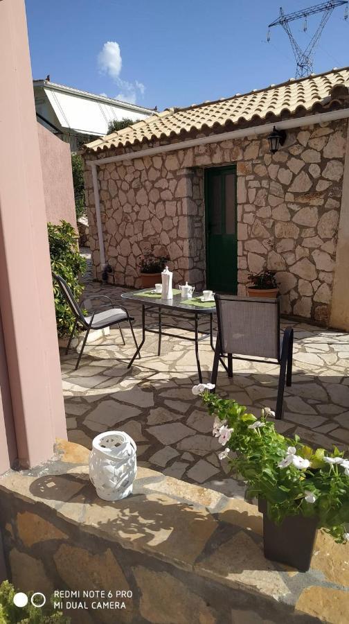 Sofias Cottage Razata Argostoli エクステリア 写真